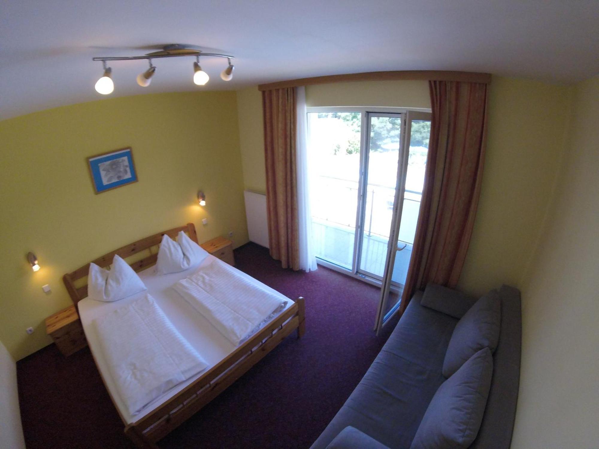 Gasthof Zum Lindenhof Hotel Bad Radkersburg Room photo